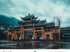 -峨眉山报国寺