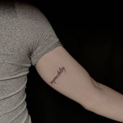-木子·纹身店TATTOO穿孔·洗纹身