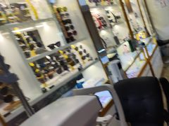 -宝岛眼镜·蔡司-依视路授权店(绿地缤纷城店)