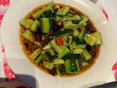 -肥肥虾庄·金牌油焖大虾(汉街SKP店)