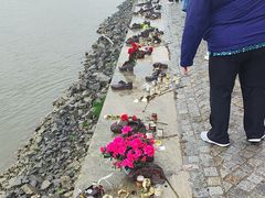 -多瑙河畔鞋履雕塑