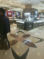 -六福珠寶(巴黎春天五角场店)