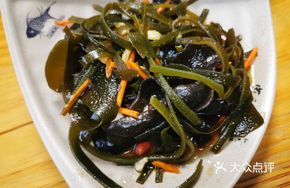Cold-Mixed Black Fungus and Kelp Salad
