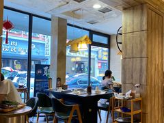 大堂-草家酱蟹炭火烤肉店(珲春南路一店)
