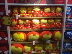 -名创优品(北京新中关购物中心地铁层店)