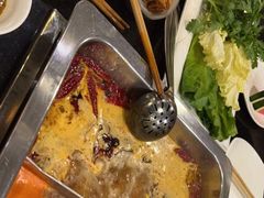 -百年川椒重庆老火锅(光谷店)