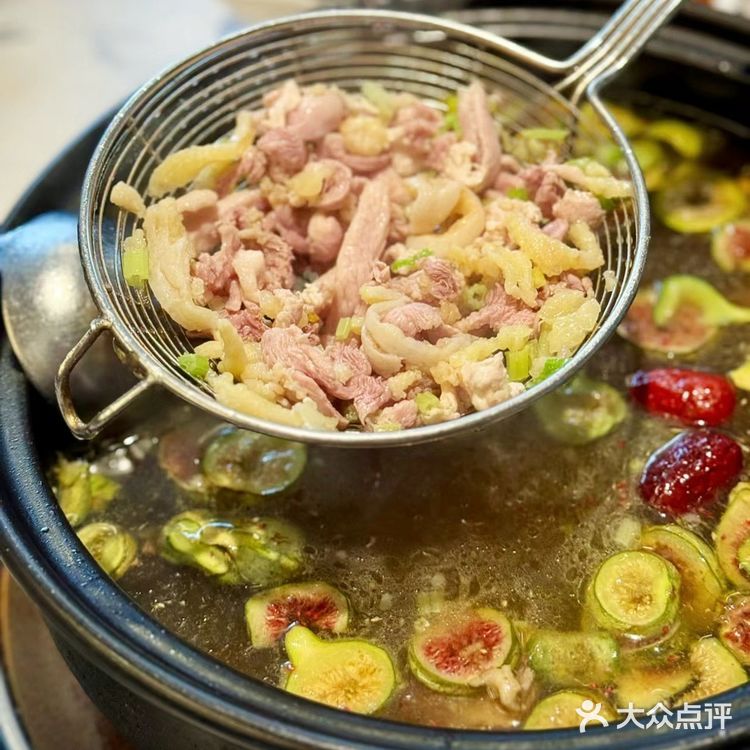 林鲜记鸡煲 | 鸡就得新鲜烫着吃