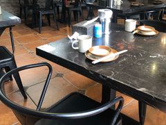 大堂-巴四老城区炭火蛙锅(张江店)
