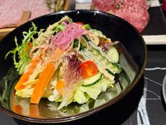 -山川小町·极番烧肉(新地假日广场店)