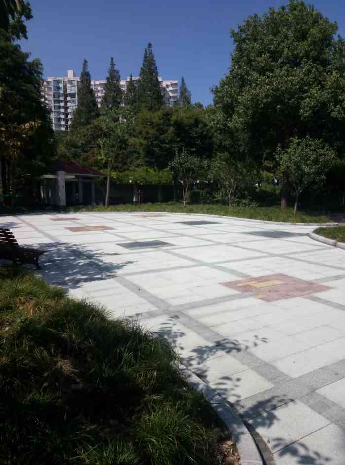 沪太公园-"沪太公园这里的环境不错,绿化搞的很好.早.