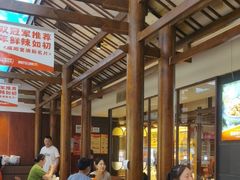 -阿瓦山寨·湘菜现炒·剁椒鱼头王(咸阳总店)