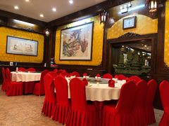 大堂-九花山烤鸭店