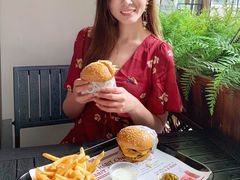 -The Habit Burger Grill 哈比特汉堡(爱琴海店)