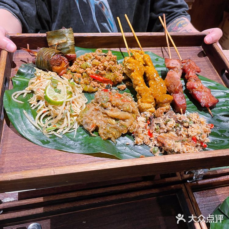 这家烟台山东南亚小吃排队王，专治夏日不爽‼️