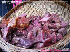 门口的新鲜牛肉-張飛牛肉(锦里店)