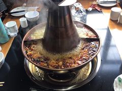 -果松木炭酸菜铜火锅·外婆参鸡汤