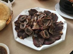 -闫家驴肉老店(华电一校店)