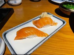 三文鱼腩手握寿司-渔寿司·日本料理(艾尚天地店)