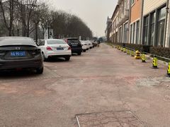 -王府井奥莱临潼小镇(临潼店)