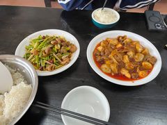 -曾氏肥肠馆(凯瑞雅居店)