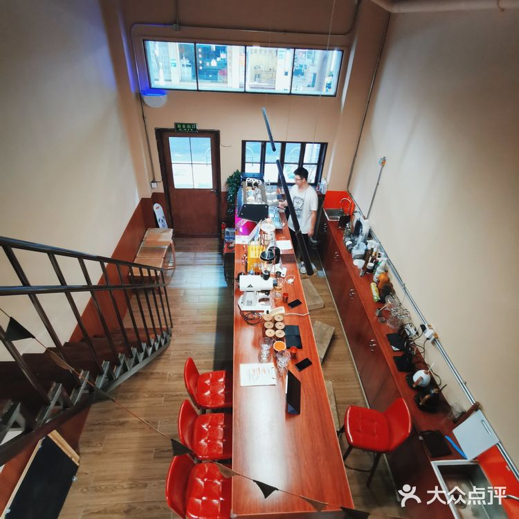 藏在居民楼下的6号咖啡店