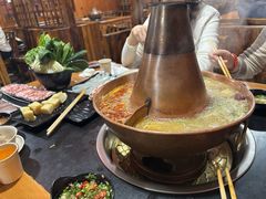 -果松木炭酸菜铜火锅·外婆参鸡汤