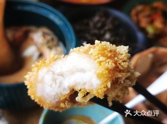 两人干完四人份的冬阴功汤