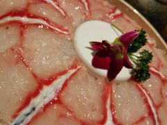-老牌坊云南鱼豆花火锅(爱建店)