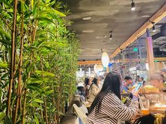 大堂-湊湊火锅·茶憩(杭州湖滨银泰in77店)