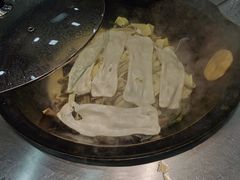 铁锅炖嘎鱼-屯老二农家铁锅炖·行业领军者(梅江店)