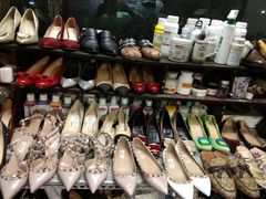 -京伟修鞋洗鞋奢侈品皮具护理店