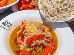 -龙巢盱眙龙虾·牛蛙·烧烤宵夜(八卦岭店)