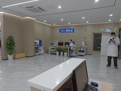 -上海大学附属上海和平眼科医院