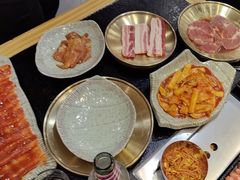 -臻牛烤肉