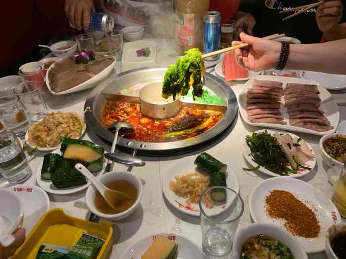 川锅一号火锅(环球港店)-"今天在川锅一号火锅店遇到一个非常可爱的小