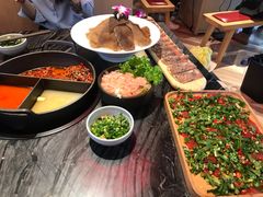 -热火朝天鲜切牛肉火锅(南强街巷店)