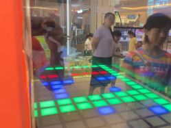 -趣动方格·跳格子(同城街华联店)