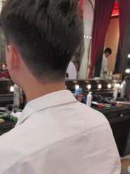 -东方先生国潮男士理发馆