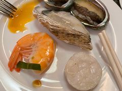 -广州万富希尔顿酒店·感趣自助餐厅·金秋蟹宴生蚝海鲜刺身
