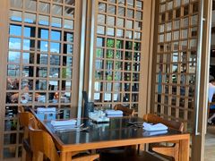 靠窗位-JW万豪厨房餐厅·滨海草坪烧烤·海鲜·海景(三亚绿发山海天JW万豪酒店)