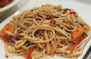 Three-Thread Stir-Fried Fish Noodles