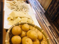 -陆记牛庄·碳锅龙虾烧烤(爱上花园店)