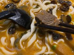 特制雪菜牛腩面-陳八两面家(滨江天街店)