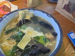 -喝丢一只鞋海鲜烧烤·海肠捞饭(文体街店)