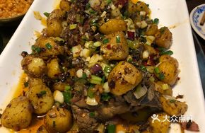 Small Potato and Dried Pork Stir-fry