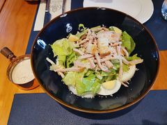 藜麦烟熏鸡胸沙拉配百香果油醋汁-鼎鼎西餐厅