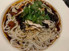 油鸡㙡凉米线-半山腰·云南菜(侨福芳草地店)