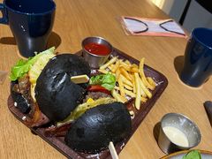 27&nbsp;牛肉汉堡-HELLO 27 意面·沙拉·帕尼尼