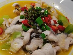 招牌酸菜鱼-老头儿油爆虾·知味杭州(爱琴海购物中心)