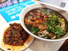 白家肥肠粉-爆炸头阿姨小四川正宗川味小吃(无任何分店)